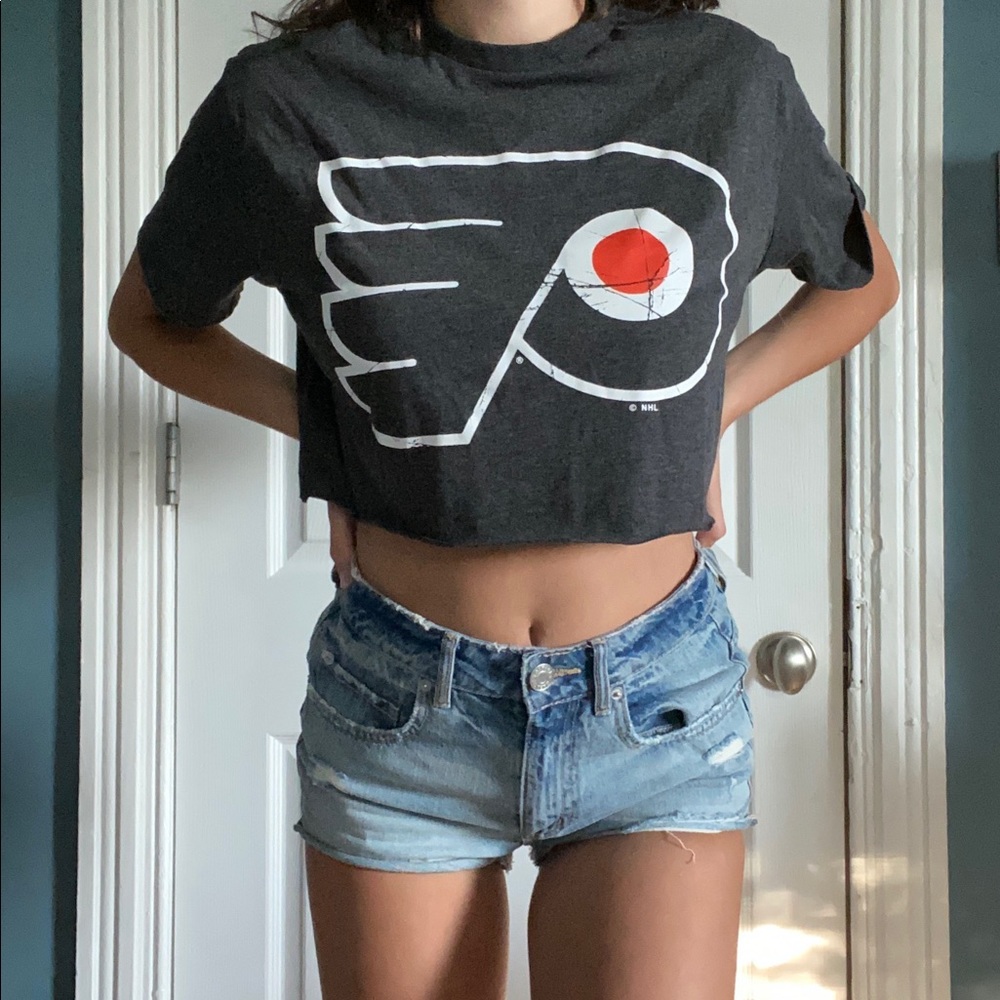 cropped flyers shirt